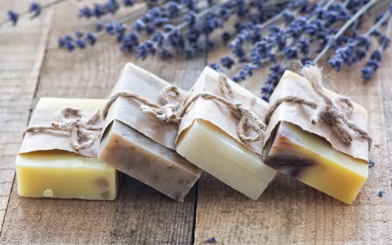 مقایسه صابون و شاور ژل؛ کدام برای شستشوی بدن بهتر است؟